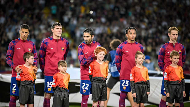 El FC Barcelona se enfrenta al Valencia en Mestalla